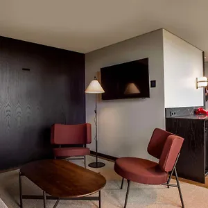 https://radisson-red-helsinki.tophotelshelsinki.com
