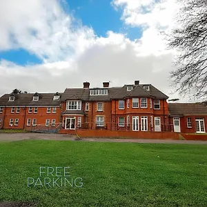 Trivelles Gatwick & Airport Parking Crawley (West Sussex)